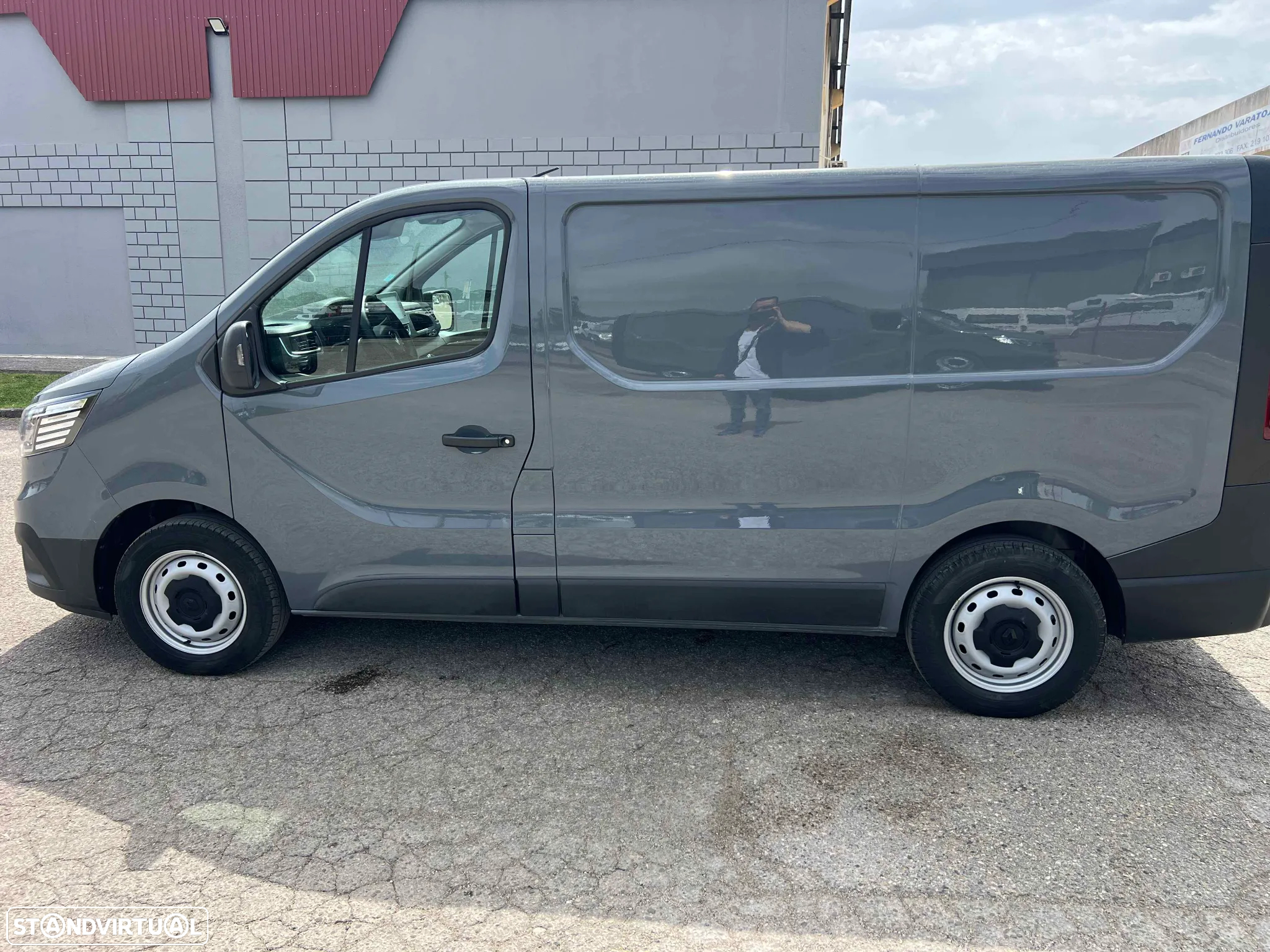 Renault Trafic L1H1 2.0 dci 130CV - 8