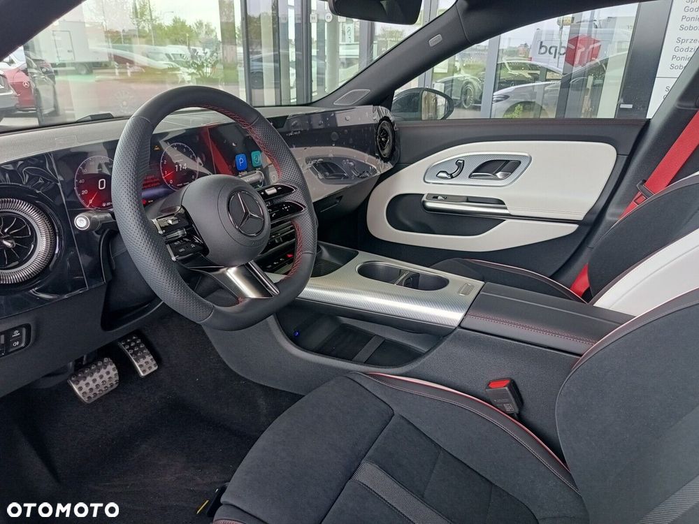 Mercedes-Benz CLA - 9