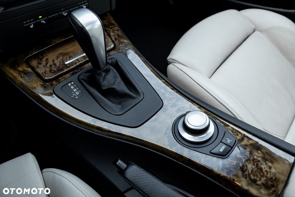 BMW Seria 3 330xi - 36