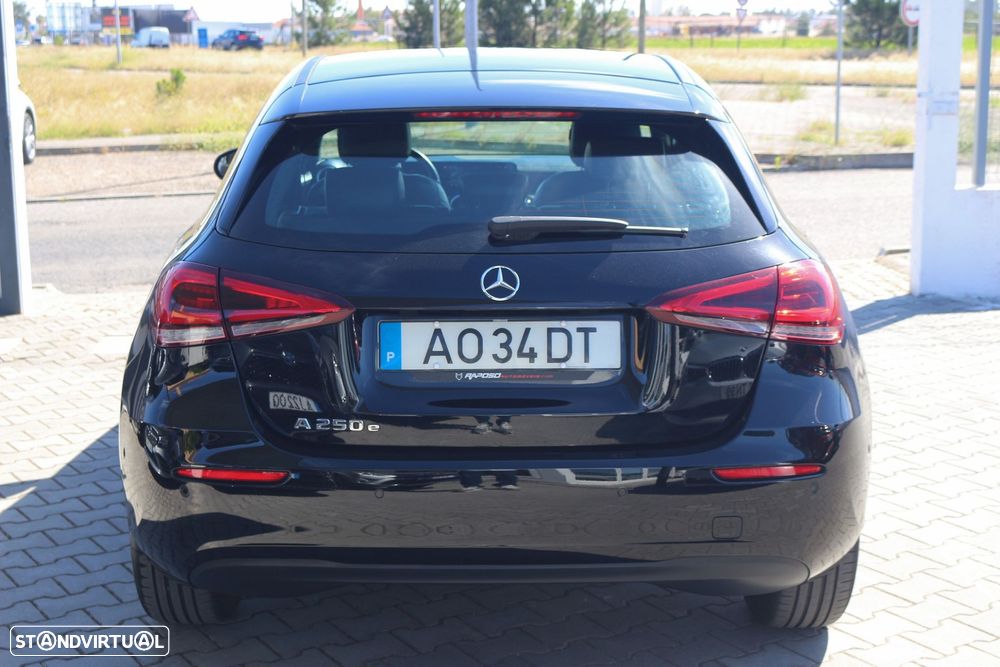 Mercedes-Benz A 250 e Style Plus - 19
