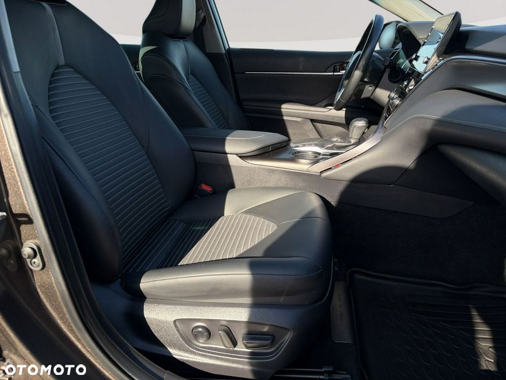 Toyota Camry - 26