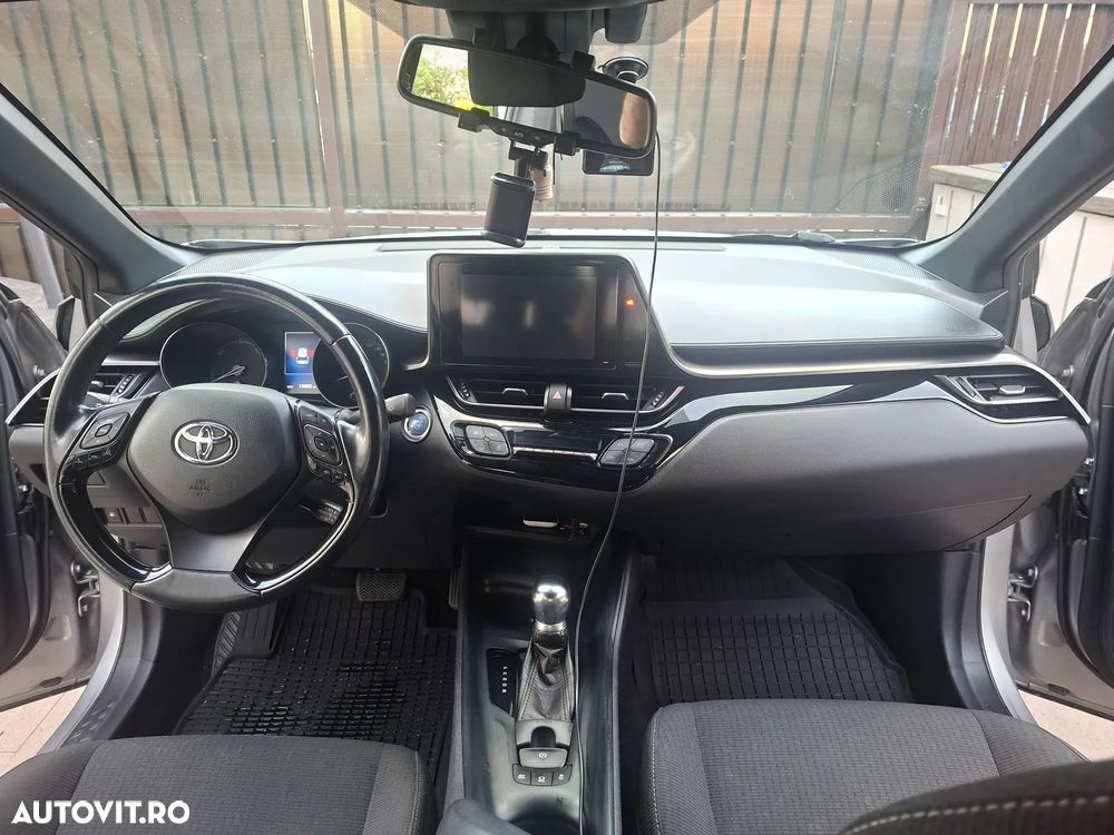 Toyota C-HR - 12