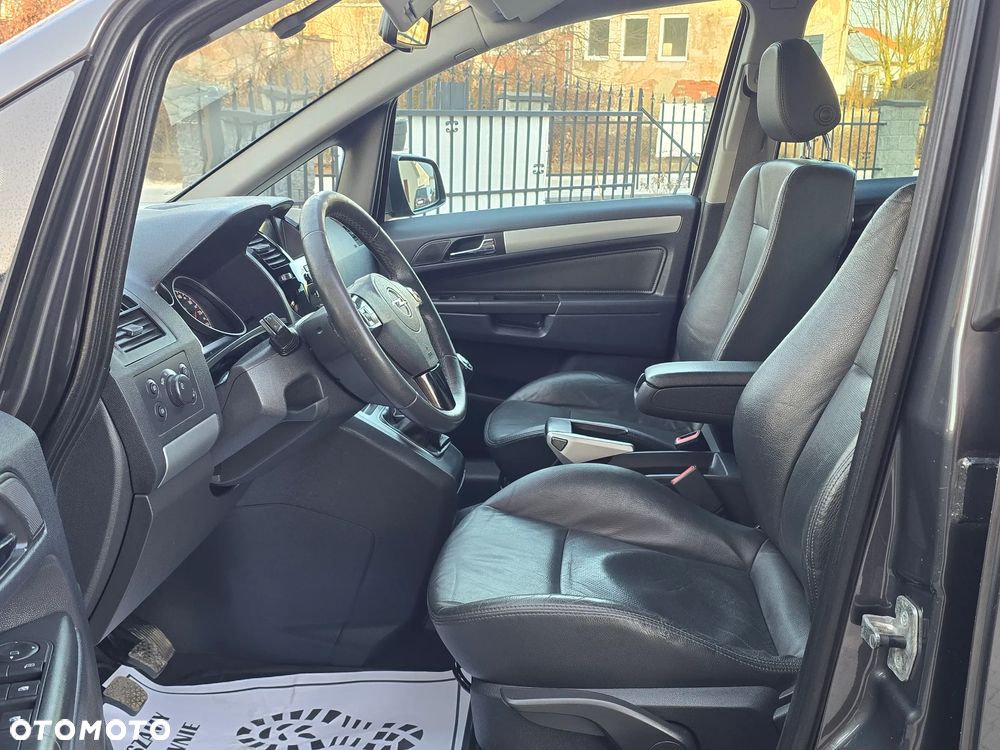 Opel Zafira 1.8 Cosmo - 24