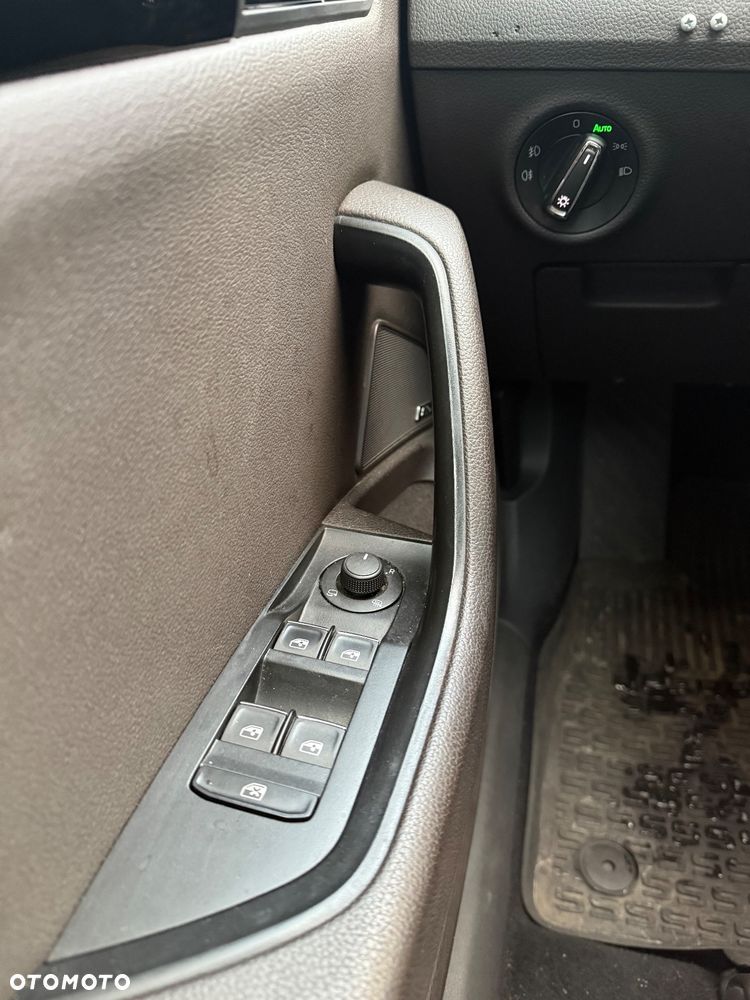 Skoda Superb 2.0 TSI 4x4 L&K DSG - 19