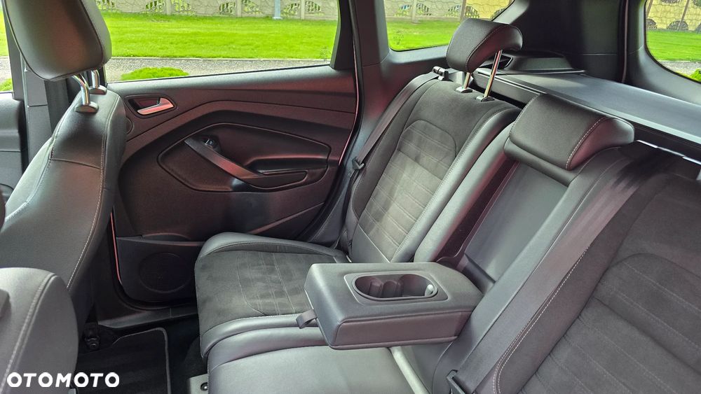 Ford Kuga 2.0 TDCi 4x4 ST-Line - 36