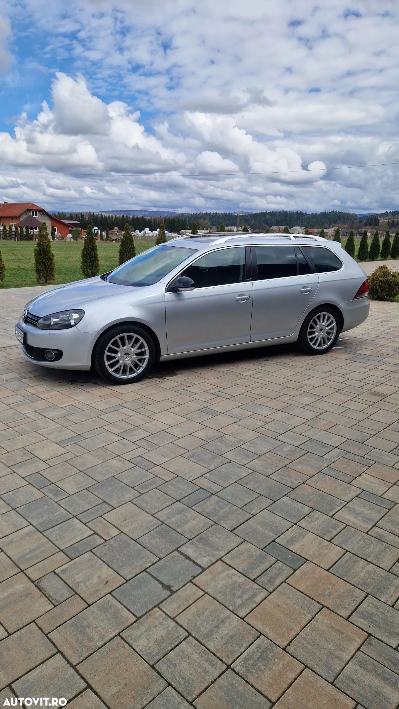 Volkswagen Golf 2.0 TDI DPF Style - 1