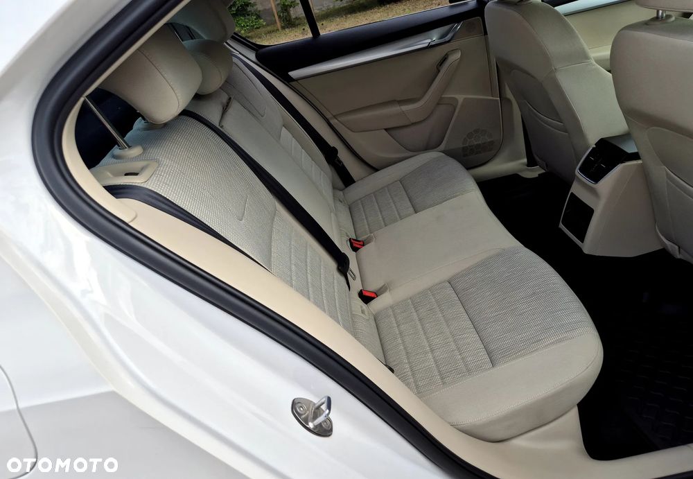 Skoda Octavia 1.4 TSI Joy DSG - 12