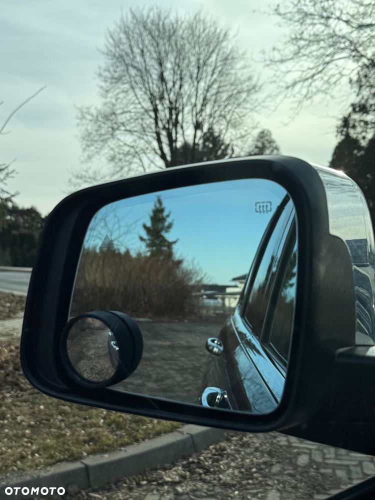 Jeep Grand Cherokee - 23