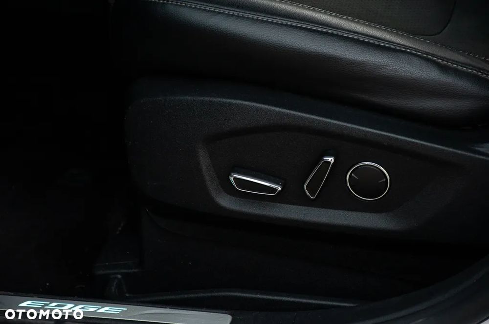 Ford Edge 2.0 TDCi Twin-Turbo 4WD ST-Line - 38