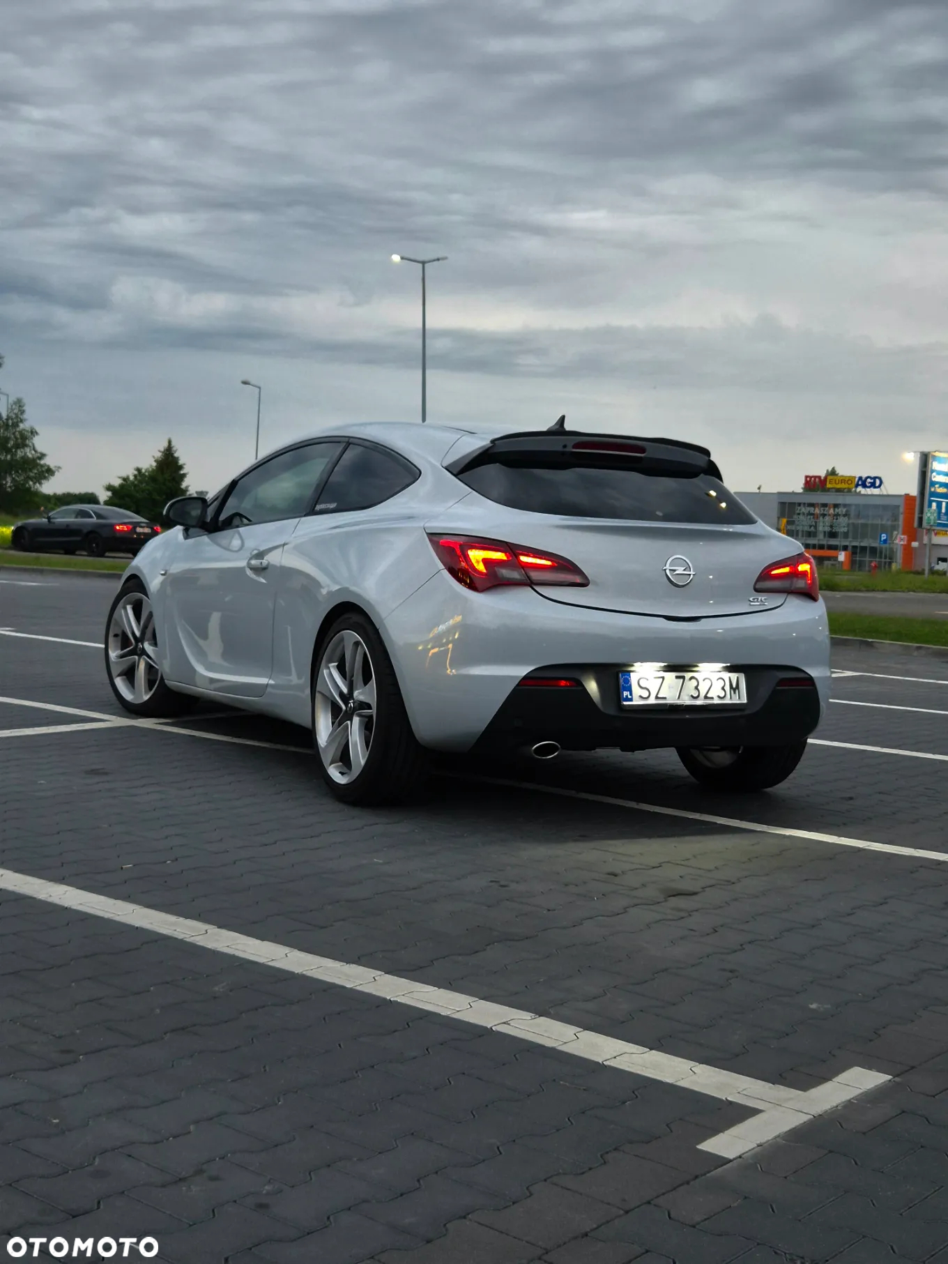 Opel Astra IV GTC 2.0 CDTI Sport S&S - 5