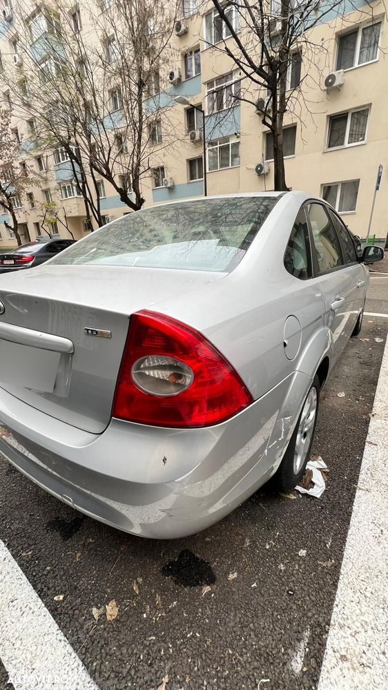 Ford Focus - 8