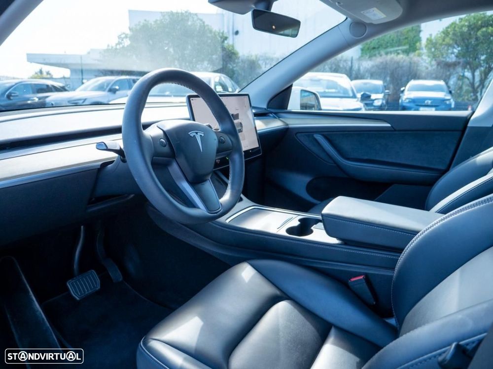Tesla Model Y Standard - 26