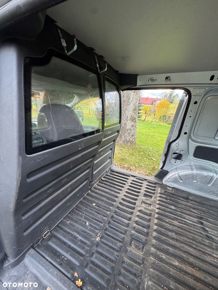 Volkswagen Caddy Cross 2.0 TDI Trendline 4Motion DSG - 12