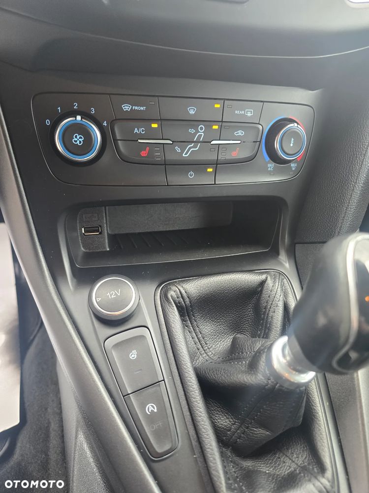 Ford Focus 1.5 EcoBoost STart-Stopp-System TITANIUM - 22