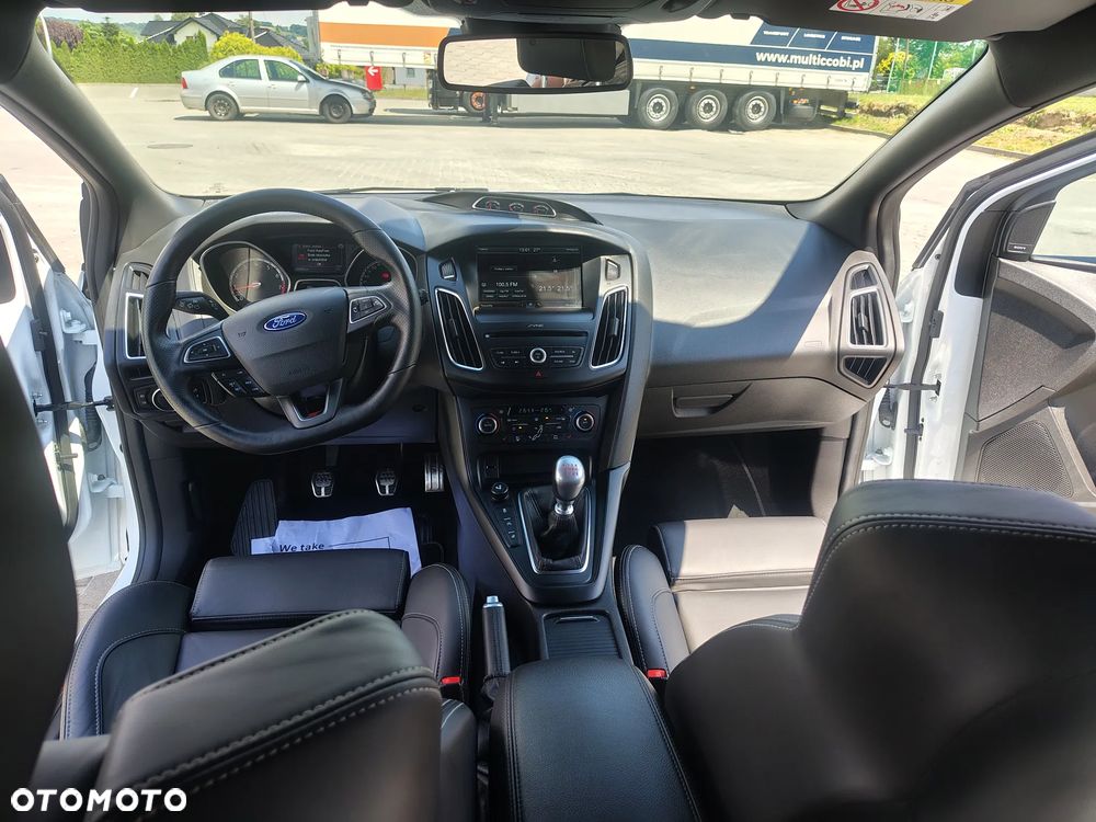 Ford Focus ST - 29