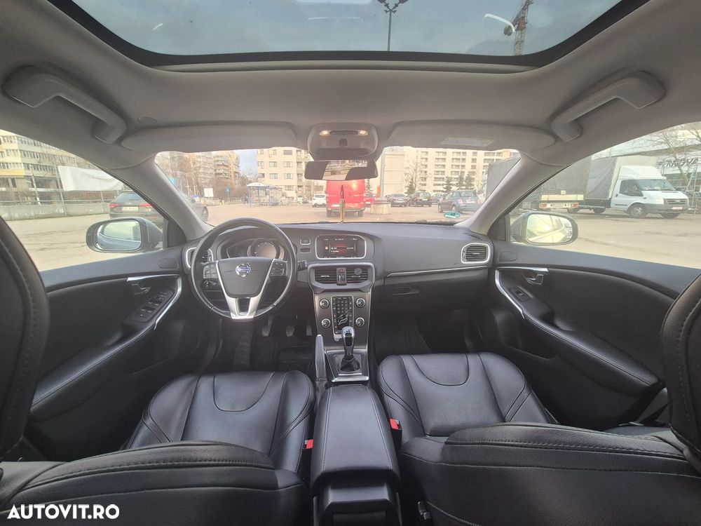 Volvo V40 D4 Summum - 17