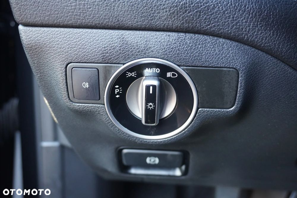 Mercedes-Benz GLA 180 Edition 1 - 32
