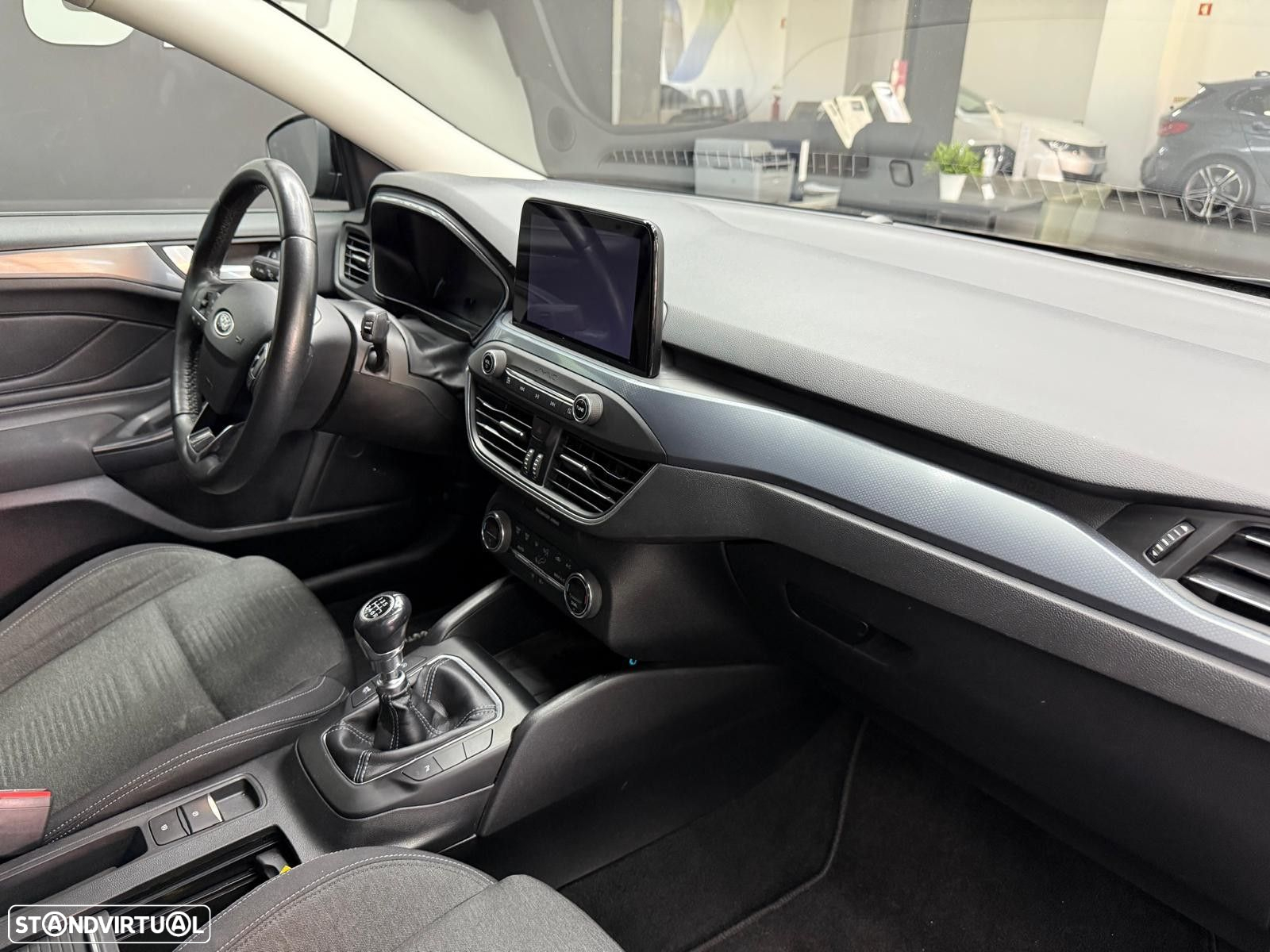 Ford Focus 1.0 EcoBoost Titanium - 32