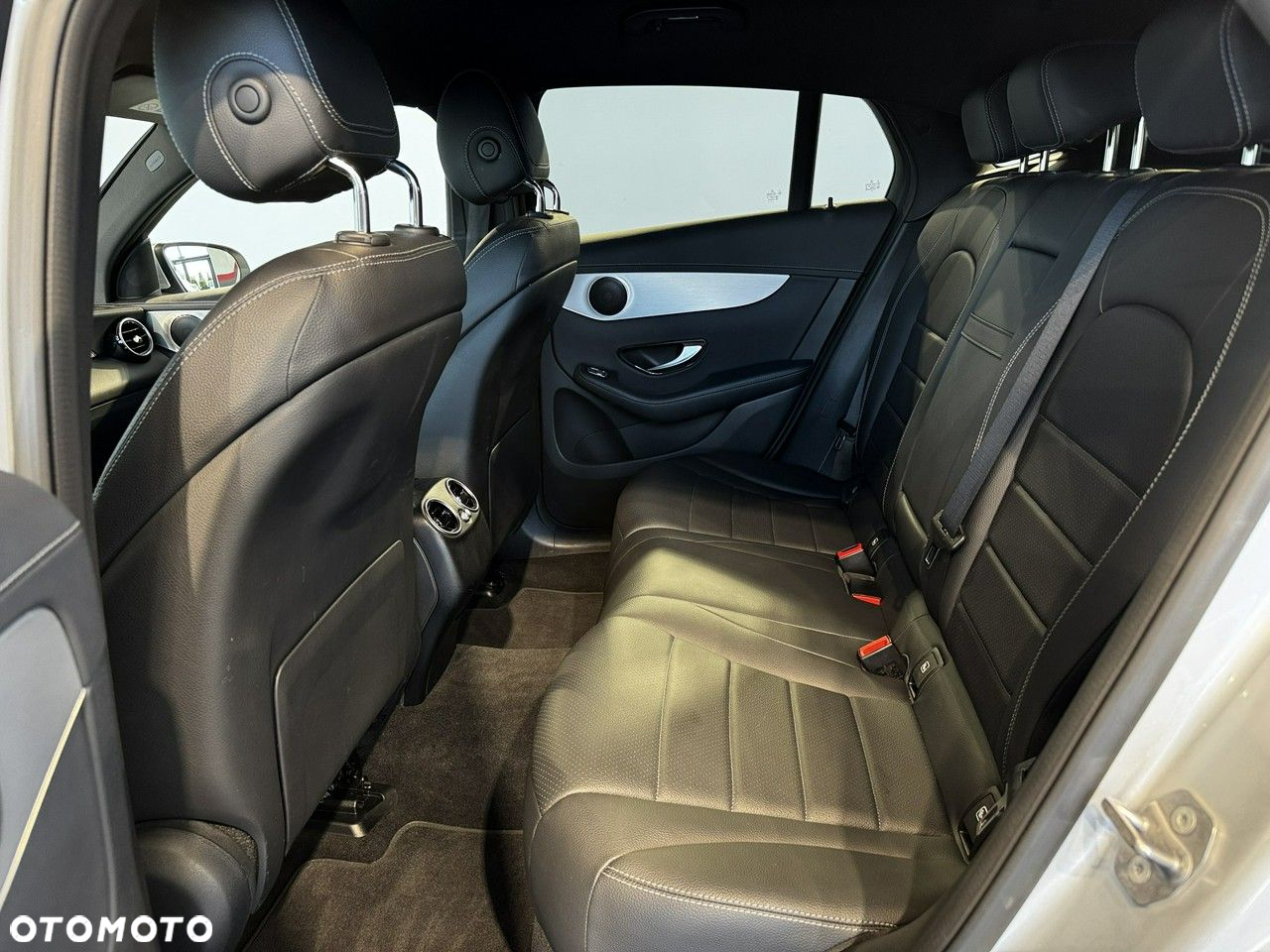 Mercedes-Benz GLC - 15