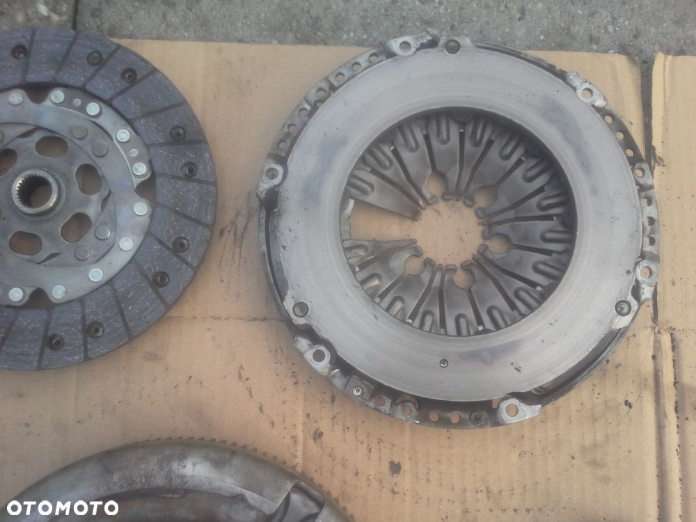 Volkswagen Golf V 1.9 TDi koło dwumasowe plus sprzęgło - 15