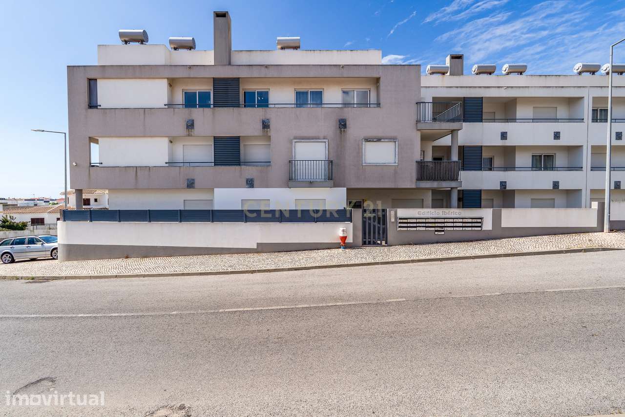 Apartamento T2 com piscina, garagem e elevador - centro de Albufeira - Grande imagem: 2/28