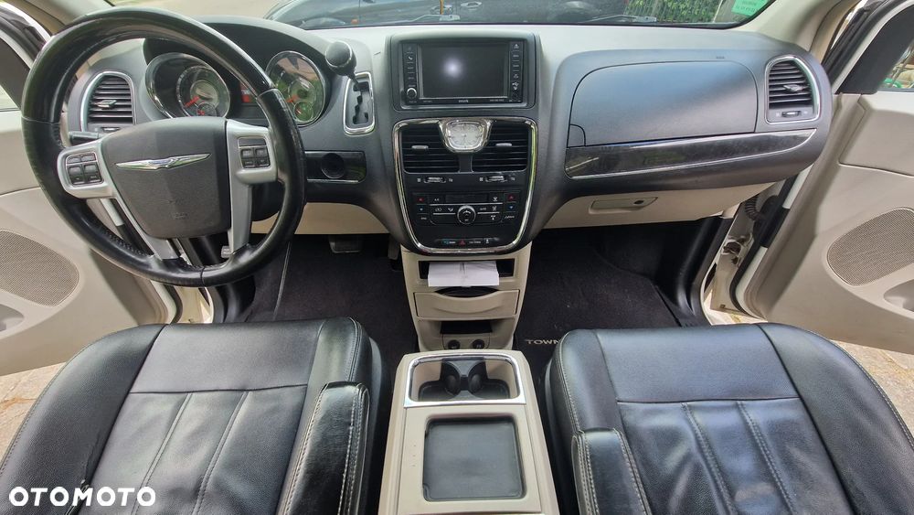 Chrysler Town & Country 3.6 Touring - 15