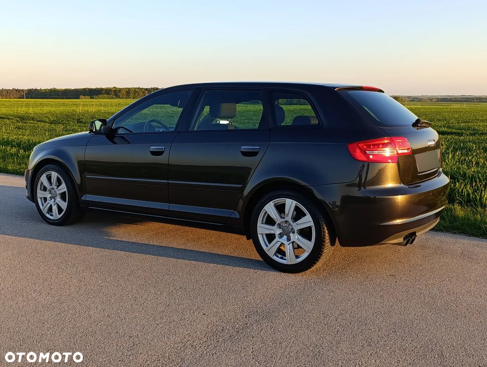Audi A3 2.0 TDI Sportback DPF quattro Attraction - 9