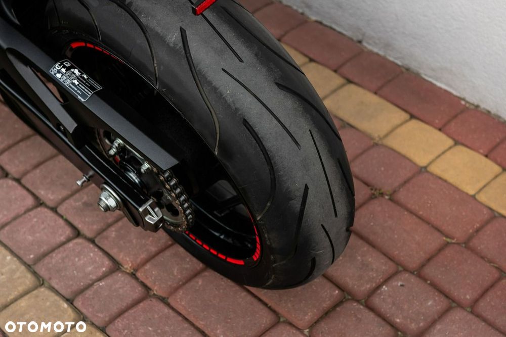 Suzuki GSX - 10
