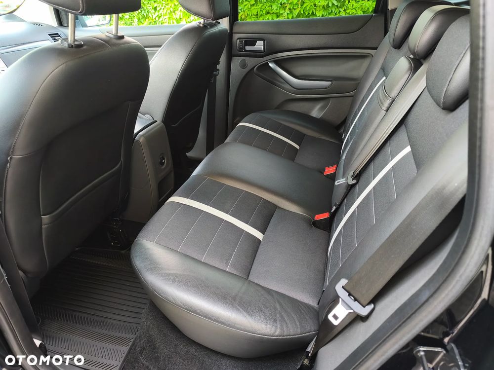 Ford Kuga 2.0 TDCi 2x4 Titanium - 14