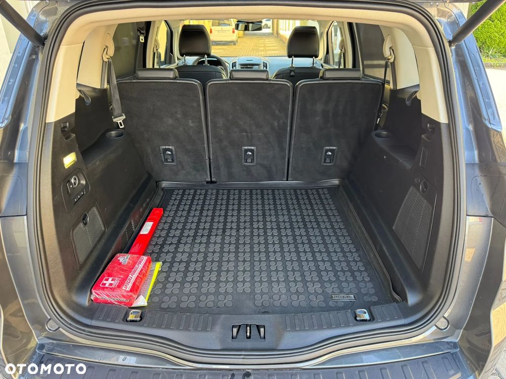 Ford S-Max - 19