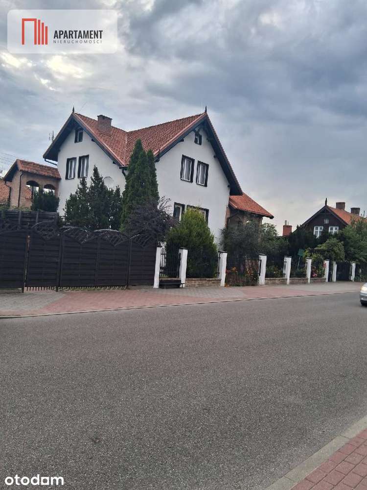 Ev, 379 m²