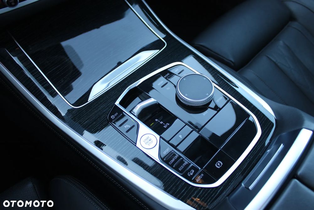 BMW X5 M M60i mHEV sport - 24