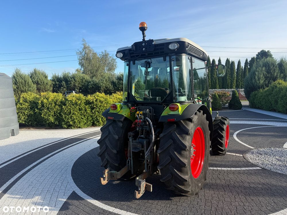 Claas Nexos 240F - 6