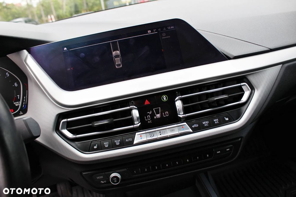 BMW Seria 2 218i - 15