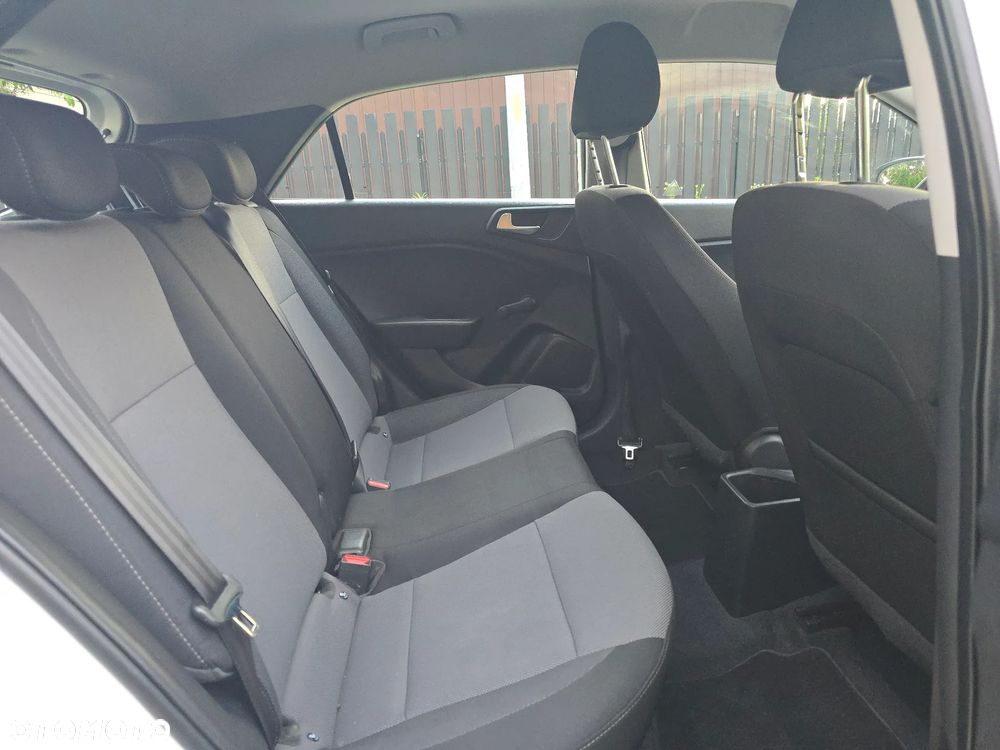 Hyundai i20 - 12