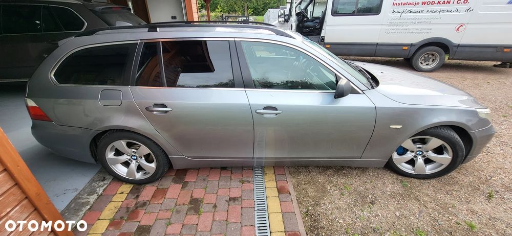 BMW Seria 5 525d Touring - 3