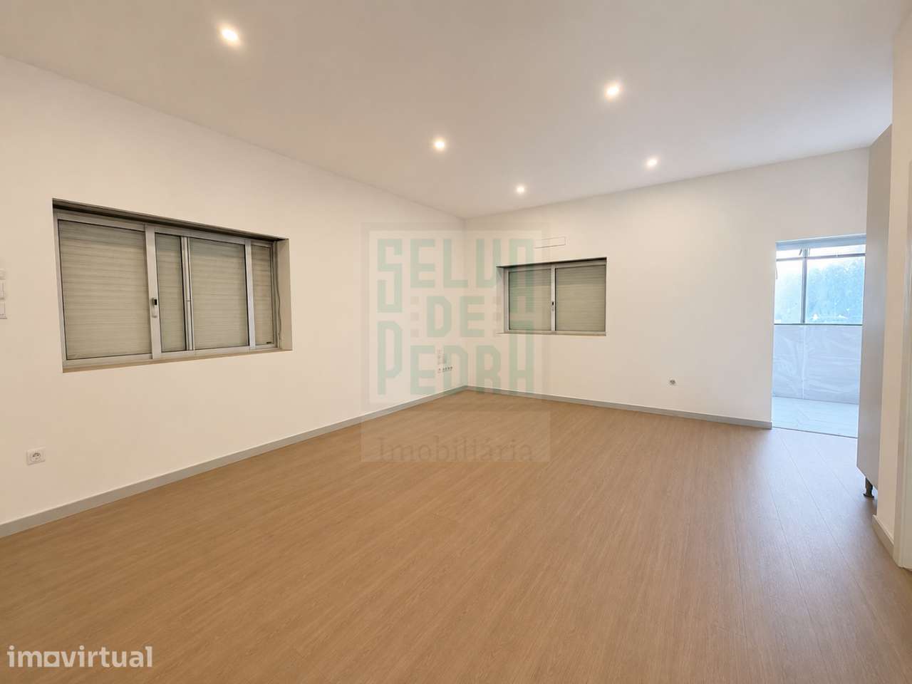 T2 Remodelado com Garagem Box em Valbom | A 10 Min do Porto - Grande imagem: 2/21