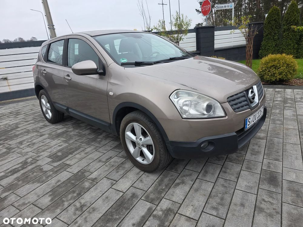 Nissan Qashqai 2.0 4x4 visia - 1