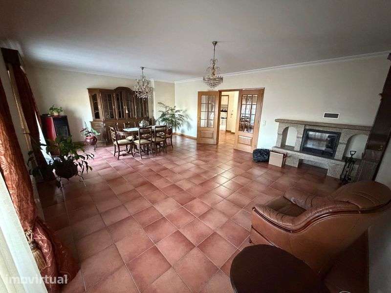 Apartamento T4 com Vistas Espetaculares para Lamego - Grande imagem: 3/11