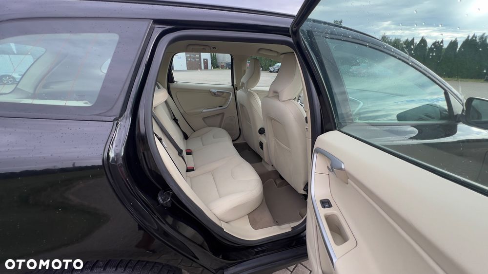 Volvo XC 60 D5 AWD RDesign - 28