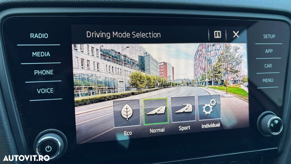 Skoda Octavia 2.0 TDI 4X4 DSG Style - 20