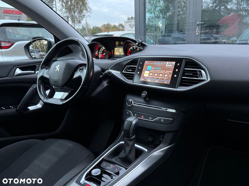 Peugeot 308 BlueHDi FAP 150 Stop&Start Automatik Allure - 17