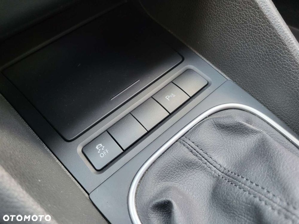 Volkswagen Golf - 14