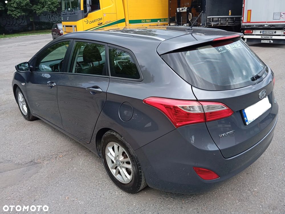 Hyundai i30 1.6 CRDi Classic + - 5