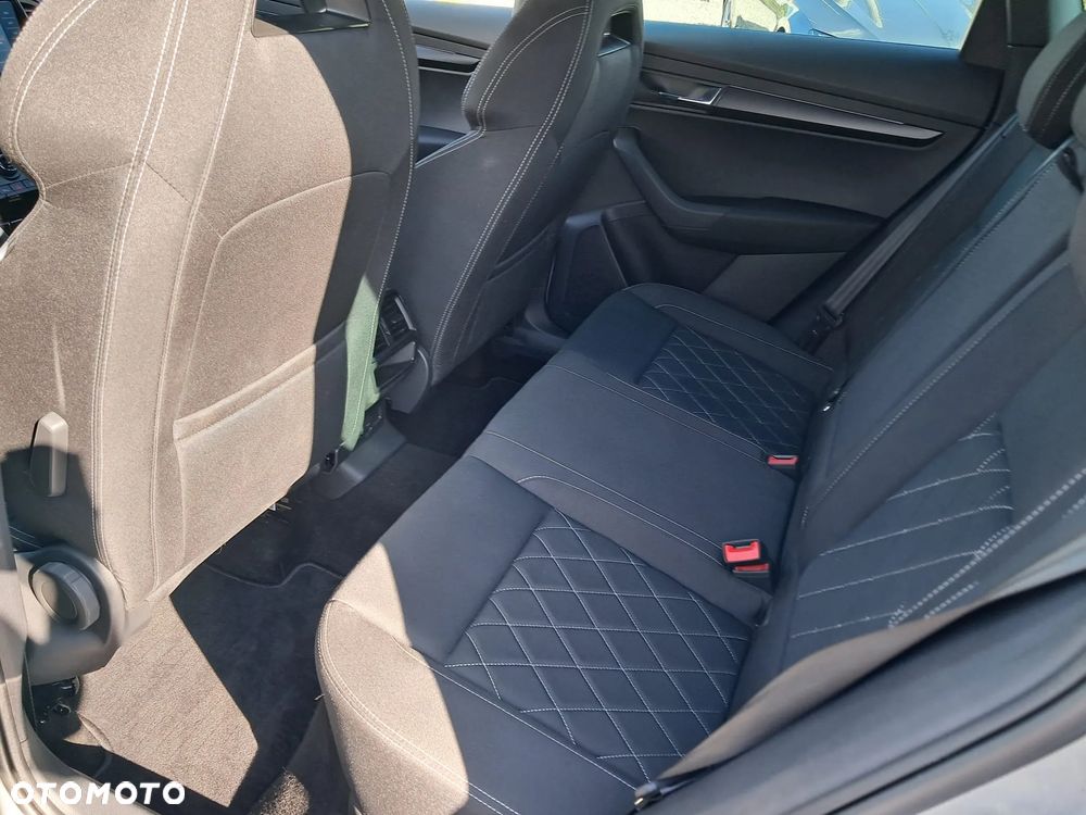 Skoda Karoq 1.5 TSI ACT Sportline DSG - 11