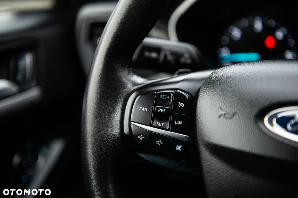 Ford Focus 1.5 EcoBlue Start-Stopp-System TITANIUM - 38