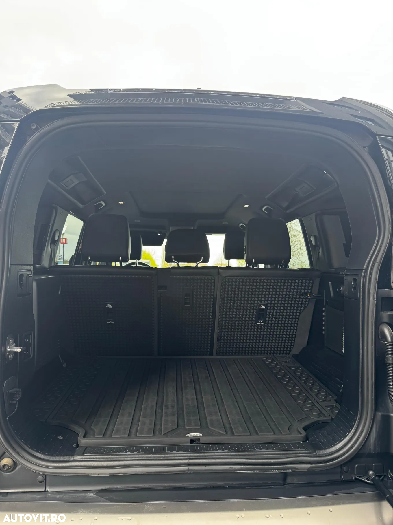 Land Rover Defender - 19