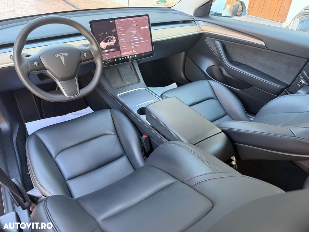 Tesla Model 3 Long Range - 8