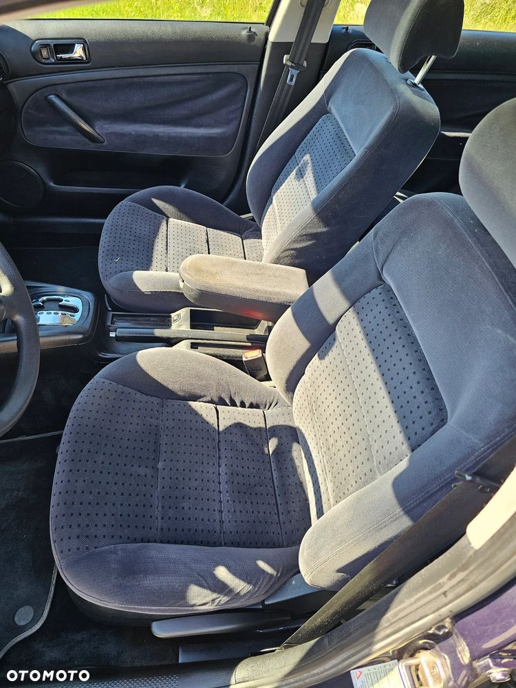 Volkswagen Passat - 11