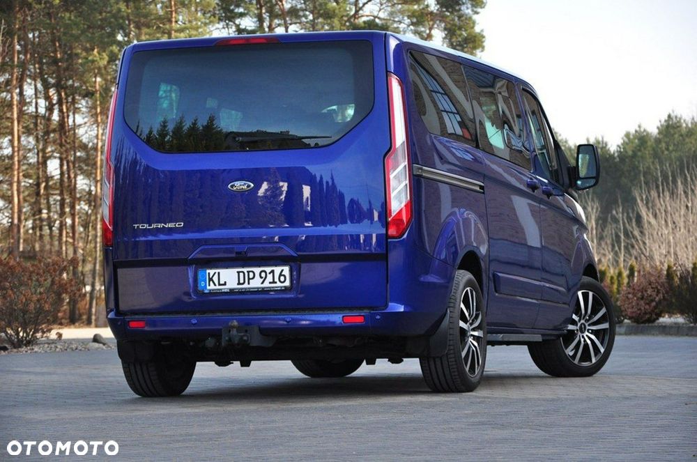 Ford Tourneo Custom - 16
